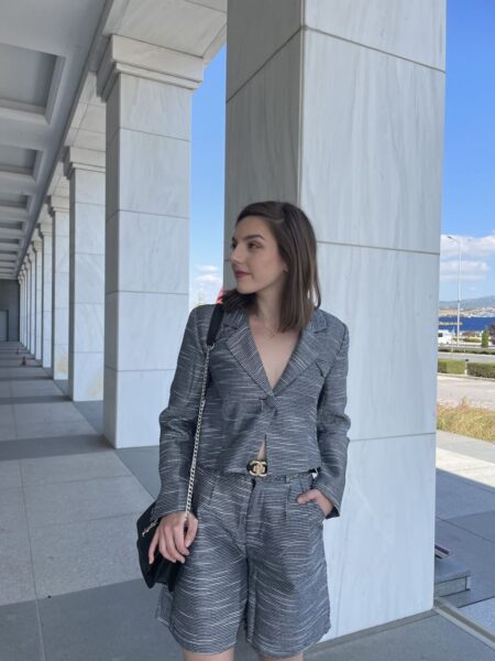 THE WOMAN WITHIN Set - Image 2