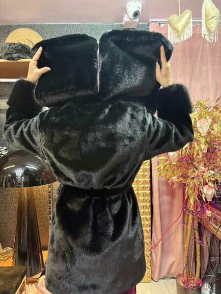 Jasmine Black Fur - Image 2